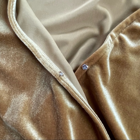 MADEWELL Velvet Smocked Crossover Top NWOT - Picture 10 of 10